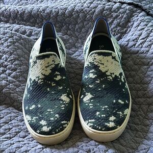 Rothy’s Women’s Slip-On Camouflage Sneakers. Size 8 EUC